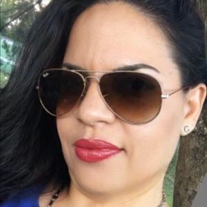 Meet your Posher, Angela